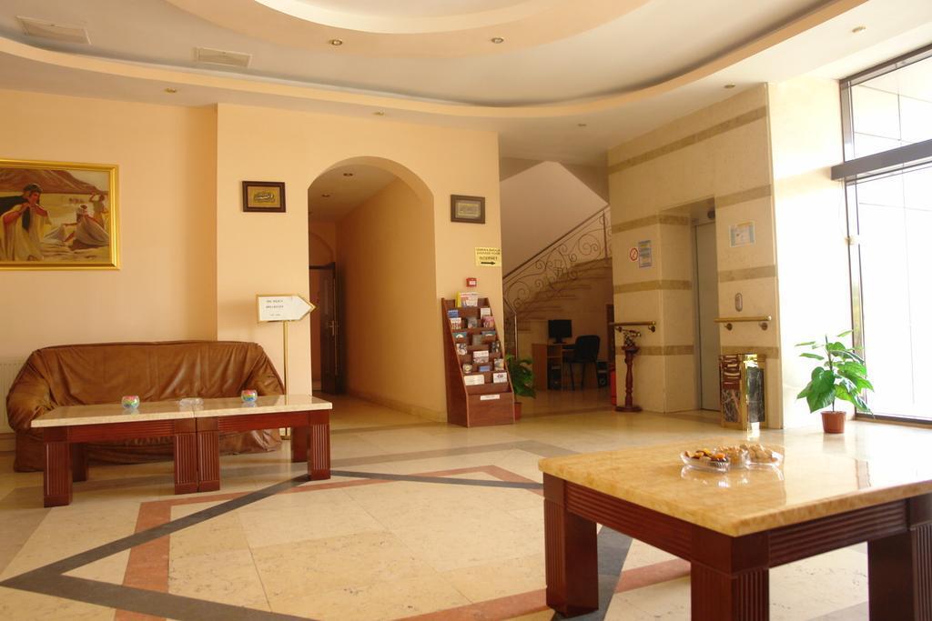 Hotel Sir Colentina Bucarest Exterior foto
